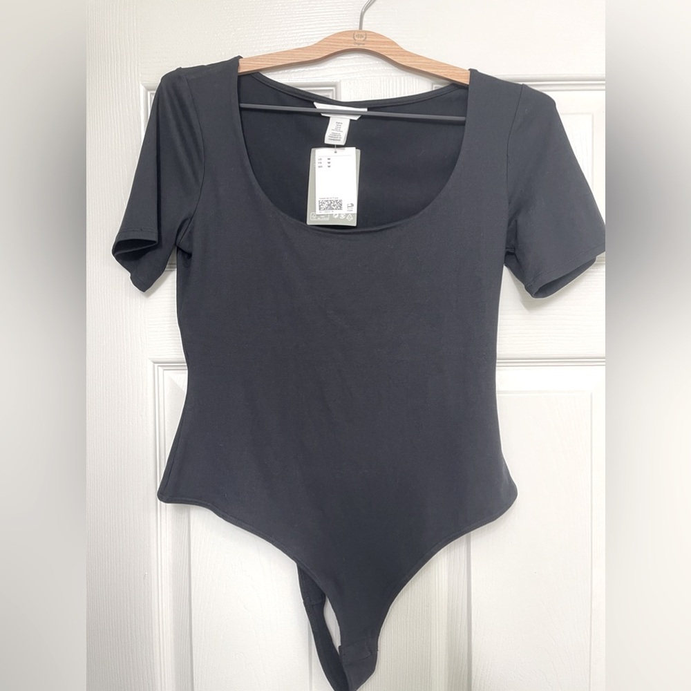 H&M Short Sleeve black scoop neck bodysuit NWT
